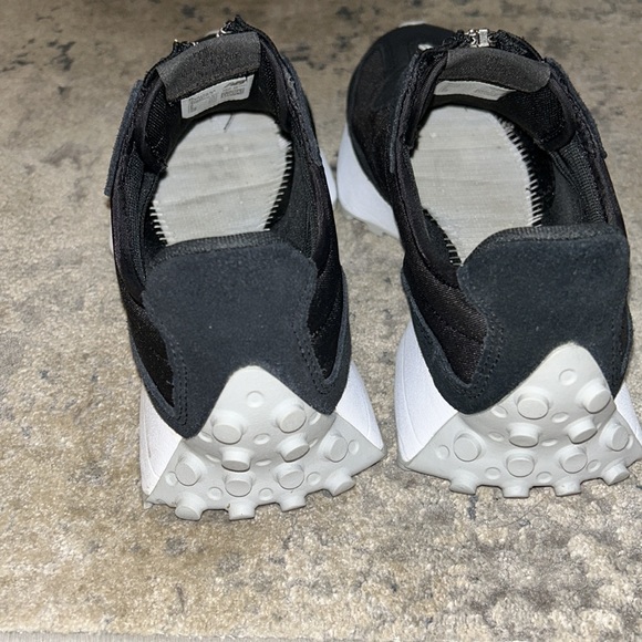 NEW BALANCE WOMEN SNEAKERS - Picture 3 of 4